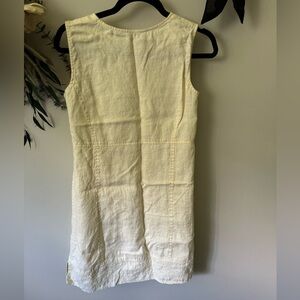 Vintage 100% linen dress. True size 4